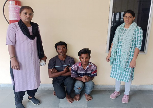 कॉलोनी में चोरी करने आये सख्शो को करवाया गिरफ्तार 