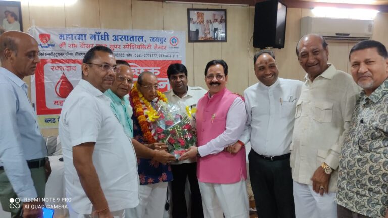 के  एल जैन के जन्मदिन पर हुआ रक्तदान राजस्थान चैम्बर के सदस्य और उनके परिवार वालो ने किया रक्तदान