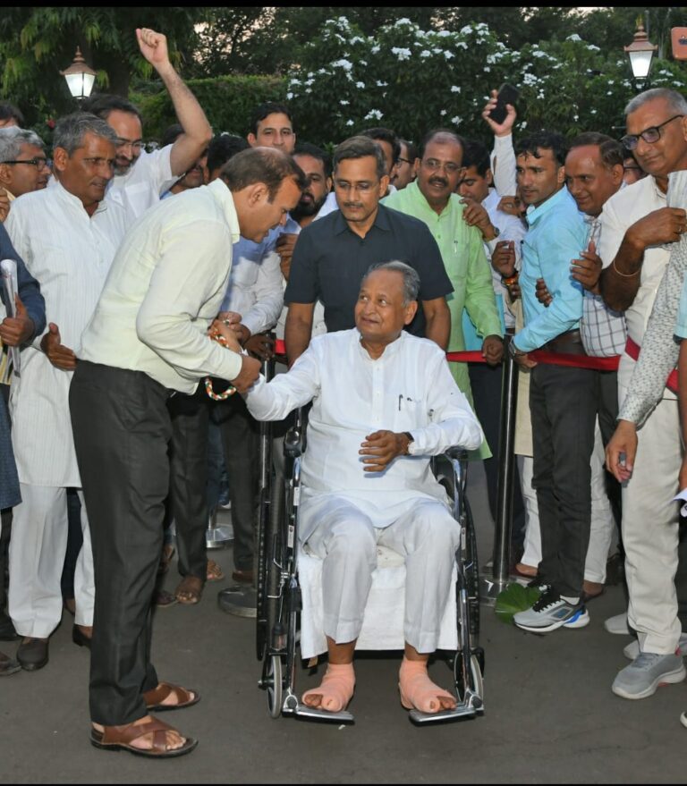 मुख्यमंत्री की घोषणा के बाद मेडिकल लैब टेक्नोलॉजिस्ट 2 घंटे ज्यादा कार्य करके अपना आभार करेगे प्रकट
