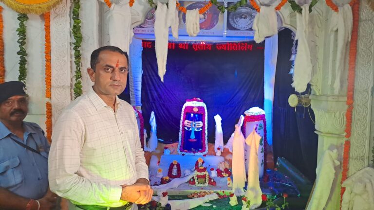 जेडीए में फल फूलों व बर्फानी की 14वीं झांकी का किया आयोजन