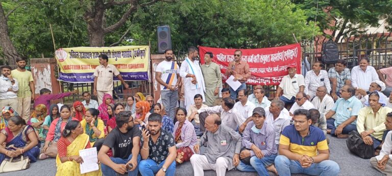 सरकार की वादाखिलाफी के विरोध में कर्मचारियों ने किये जिला मुख्यालयों पर प्रदर्शन  आंदोलन के प्रथम चरण में 11 अगस्त 2023 को विशाल आक्रोश रैली