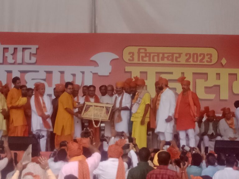 ​ब्राह्मण महाकुंभ  में आये हजारो की संख्या में विप्र बंधु  महिलाओ की भागीदारी रहीं बड़ी संख्या में