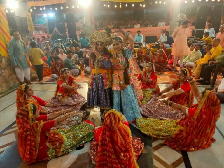 कृष्ण जन्माष्टमी के महोत्सव पर श्री गोविन्द देव जी मंदिर में कृष्ण जन्म, नन्द उत्सव सहित अनेक लीलाओ मंचन