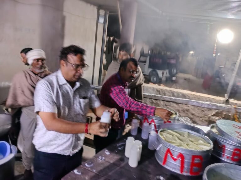 मिलावट के खिलाफ बड़ा एक्शन, खाद्य सुरक्षा दलों ने सुबह 4.30 बजे चौमूं क्षेत्र में की कार्रवाई, 11 मावा फैक्ट्रियों से लिए दूध-मावे के सैंपल