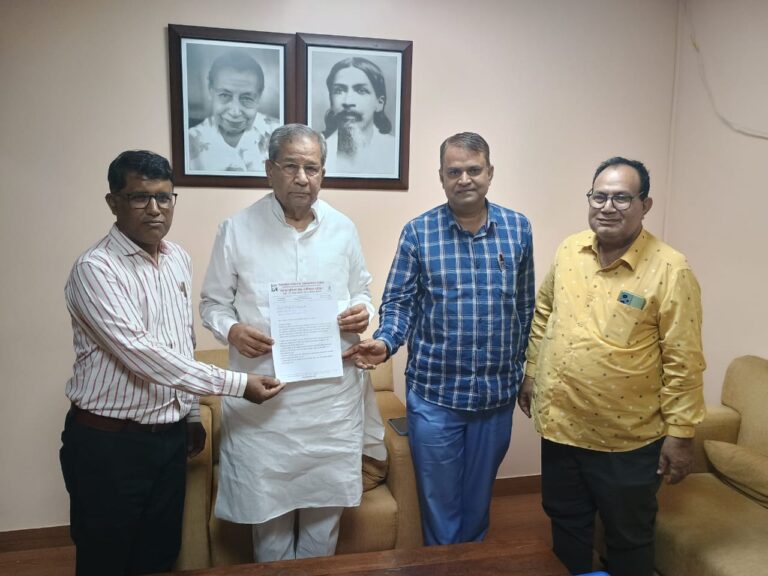 जार व एनयूजेआई ने पत्रकार हितों की मांगों को लेकर कांग्रेस-भाजपा घोषणा कमेटी के नेताओं को दिए ज्ञापन