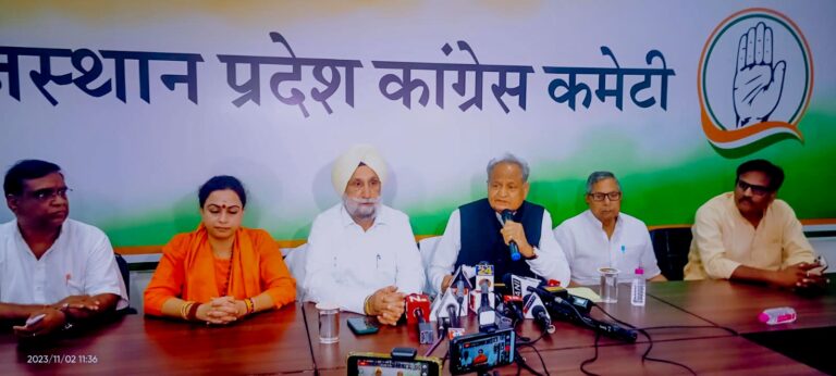 जादूगर ने अपनी जादूगरी से बीजेपी को दिया झटका साध्वी अनादि हुई कांग्रेस की