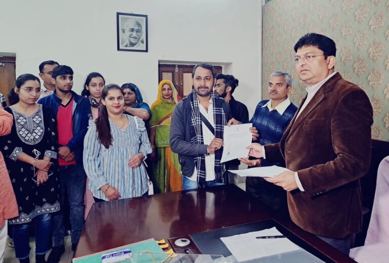 बरसों का इंतजार हुआ खत्म, नागरिकता के साथ मिली पहचान सरकार ने 14 पाक विस्थापितों को प्रदान की नागरिकता