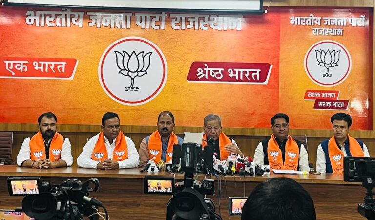 कांग्रेस का दोहरा चरित्र एक ओर कांग्रेस विधायक हरियाणा विधानसभा में पानी देने पर किया हंगामा, दूसरी ओर डोटासरा राजस्थान को नहीं मिलेगा पानी कहकर कर रहे हैं गुमराह