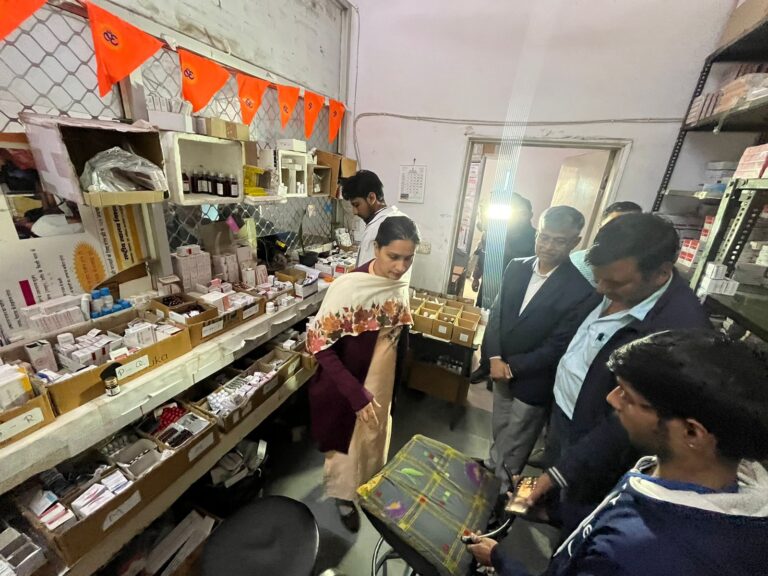 जयपुरिया अस्पताल का आरएमएससीएल एमडी नेहा गिरी ने निरीक्षण किया 