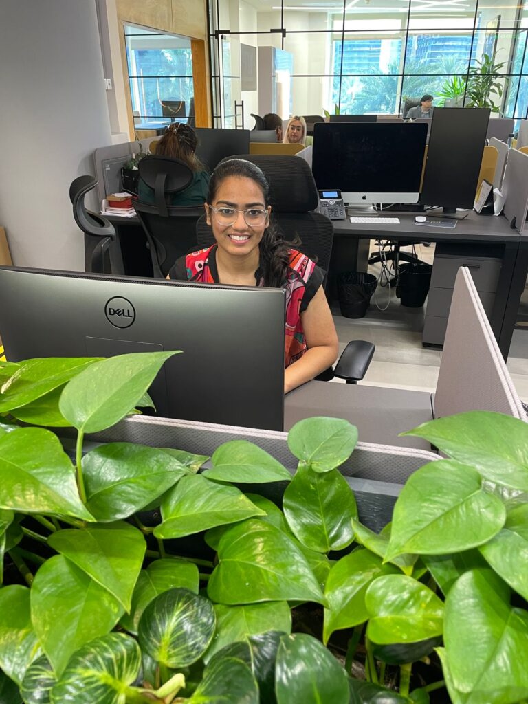 राजस्थानी बाला योर स्टॉक्स की फाउंडर और सीईओ पूर्वी जैन की दुबई में धूम