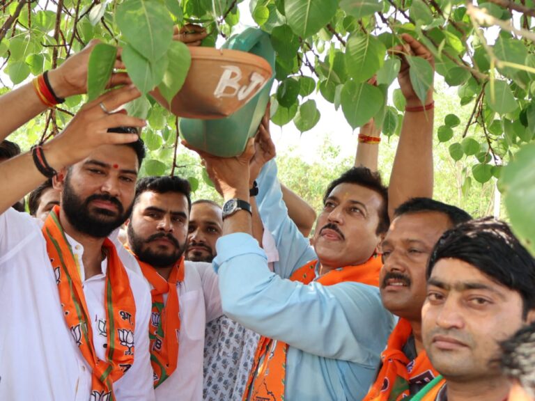 “एक परिंडा मेरा भी” अभियान ने कैबिनेट मंत्री कर्नल राज्यवर्धन सिंह राठौड़ ने लगाएं  परिंडे