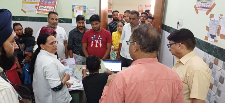 निदेशक आरसीएच ने सामुदायिक स्वास्थ्य केन्द्र सिरसी का निरीक्षण   