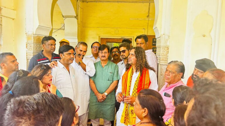लव जिहाद के मामलो में हवामहल विधायक बालमुकुंद पुलिस कमिश्नर से मिले