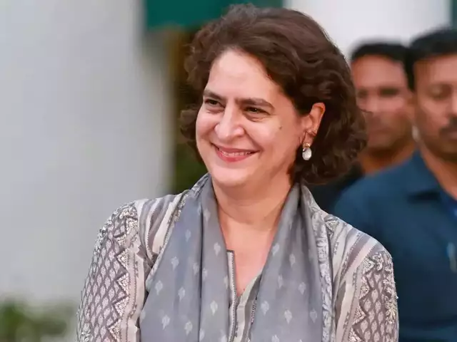 नीट परीक्षा को सरकार रद्द करे – प्रियंका गांधी 