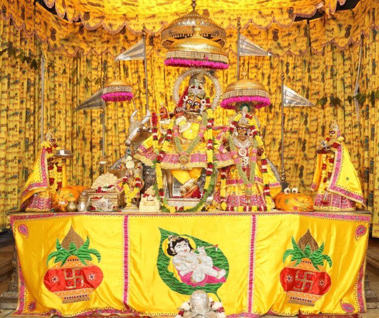 गोविन्द देव जी मंदिर में गोपाष्टमी उत्सव मनाया गया 