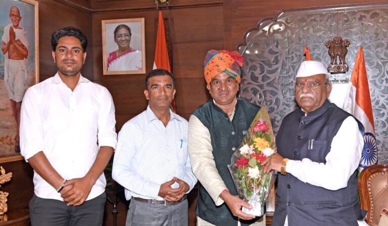 पर्यटक गाइड के प्रतिनिधिमंडल ने राज्यपाल से की शिष्टाचार भेट