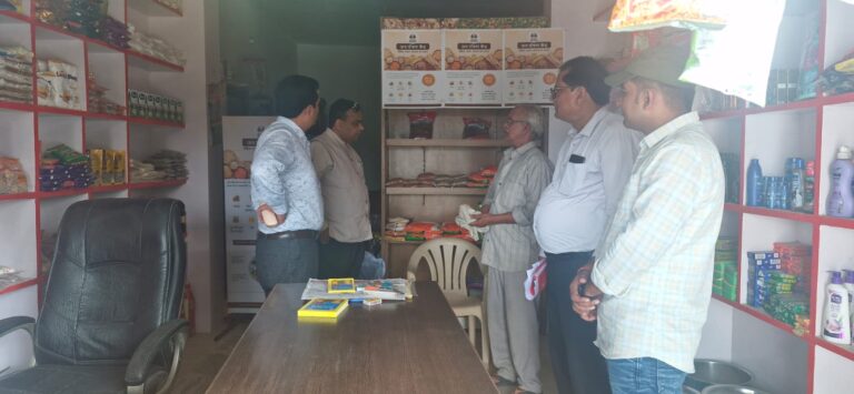 उचित मूल्य दुकान एवं जन पोषण केंद्र का निरीक्षण