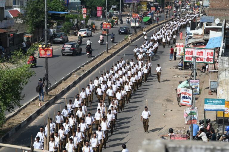 आर आर एस का विजयदशमी उत्सव एवं पथ संचालन 