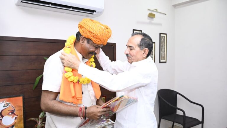 रामगढ़ से निर्दलीय उम्मीदवार ने भाजपा को दिया समर्थन