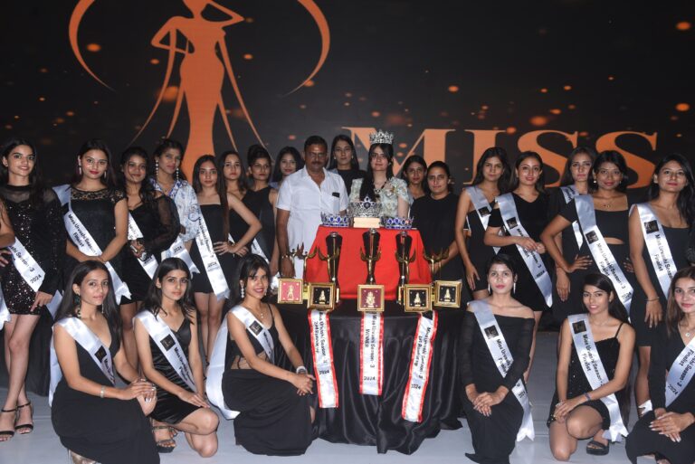 सैश क्राउन रिवील सेरेमनी का आयोजन मॉडल्स की मौजूदगी में चमचमाते क्राउन हुए लॉन्च