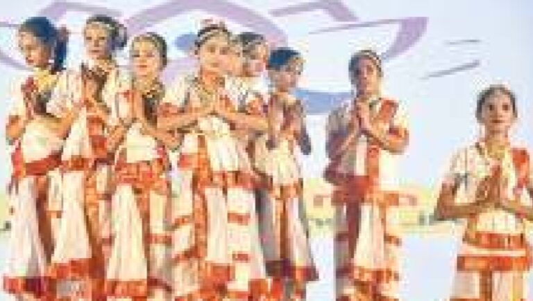 शाइनिंग स्टार स्कूल का वार्षिक उत्सव बड़ी धूमधाम से मनाया गया