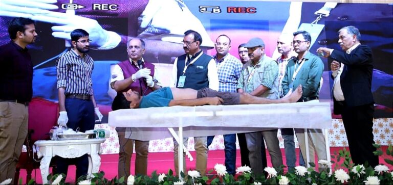 दूसरे दिन  “संयोजनम 2024” में  आयुर्वेद और AI पर चर्चा के साथ लाइव प्रायोगिक कर्माभ्यास