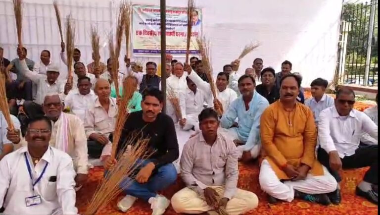 सफाई भर्ती में वाल्मीकि समाज को प्राथमिकता नहीं देगी तो होगा राज्यव्यापी आंदोलन –  जैदिया