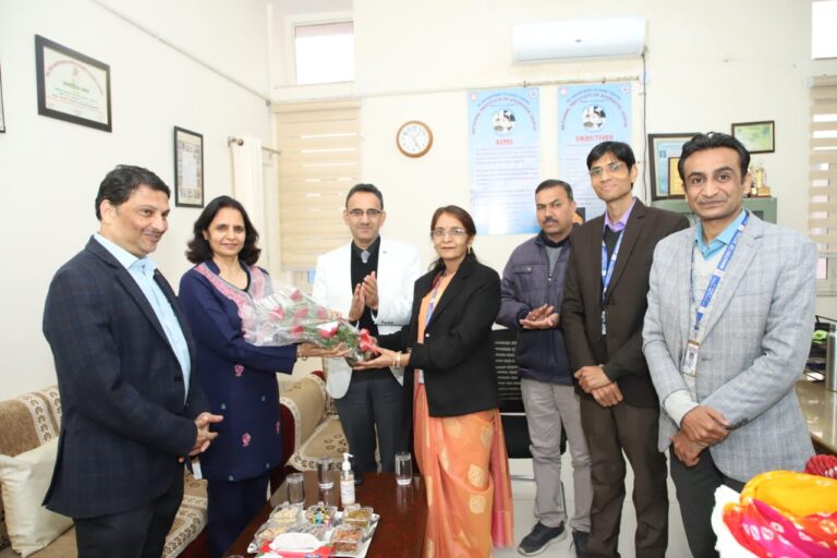 विश्व स्वास्थ्य संगठन की टीम ने किया नशा मुक्ति इकाई का निरीक्षण