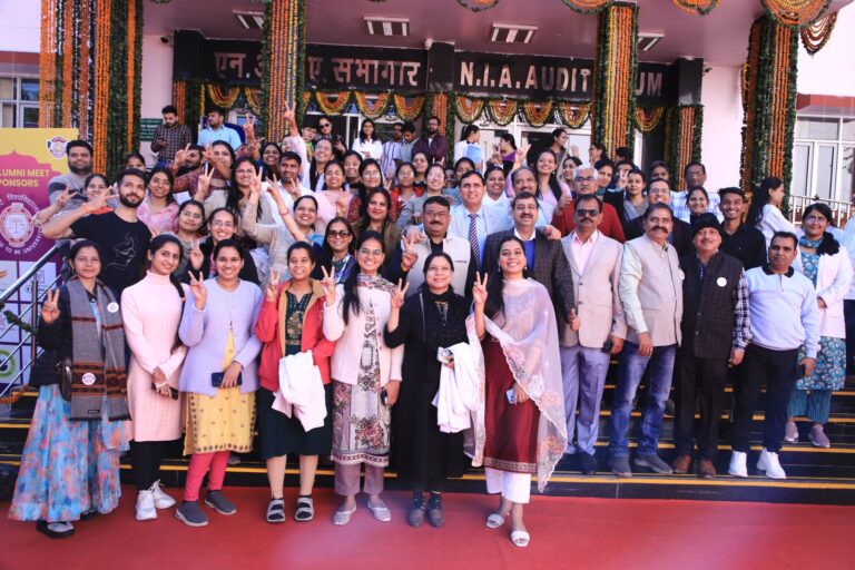 एलुमिनाई का यादगार पलों के साथ हुआ समापन