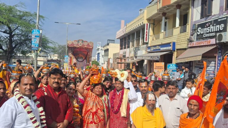 कलश यात्रा के साथ श्री कनक बिहारी जी का पाटोत्सव शुरू
