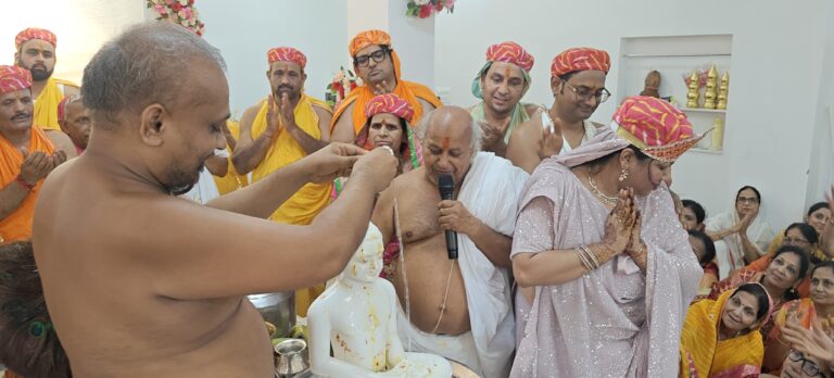 पंचकल्याणक प्रतिष्ठा महोत्सव में नवीन वेदी पर विराजमान हुए भगवान शांतिनाथ