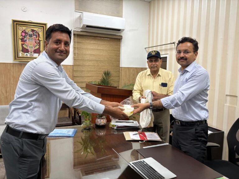 लेबोरेट्री टेक्नीशियन संघ ने की उच्चाधिकारियों से की मुलाकात