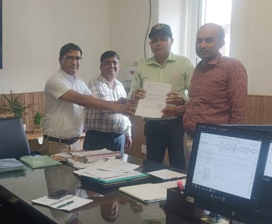 चिकित्सा शिक्षा सचिव से लैब टेक्निशियन संघ की हुई वार्ता