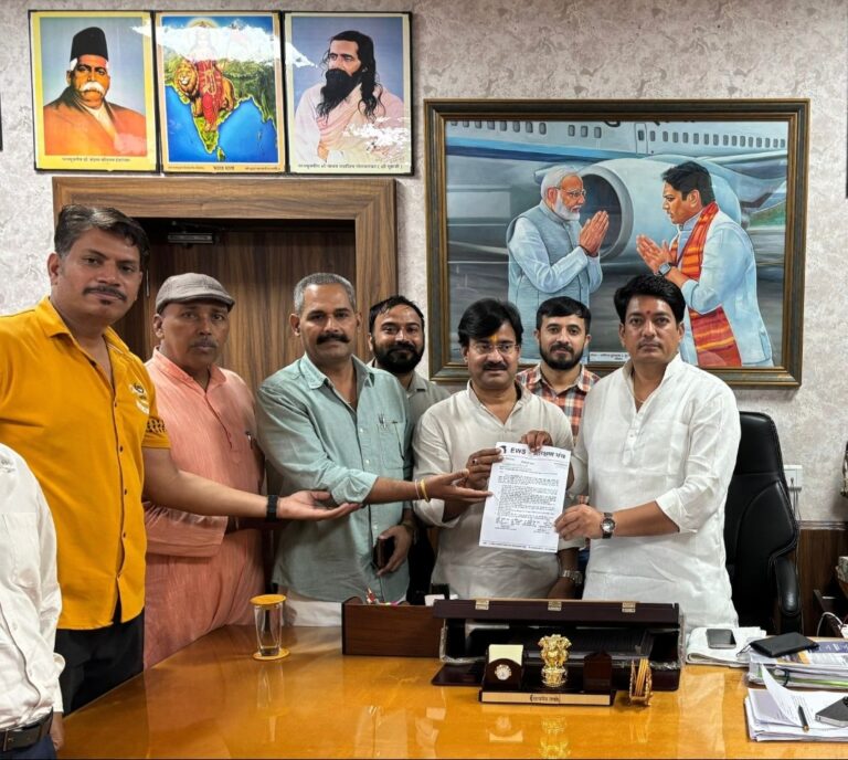 EWS मांगो का समाज कल्याण मंत्री को ध्यानाकर्षण ज्ञापन दिया