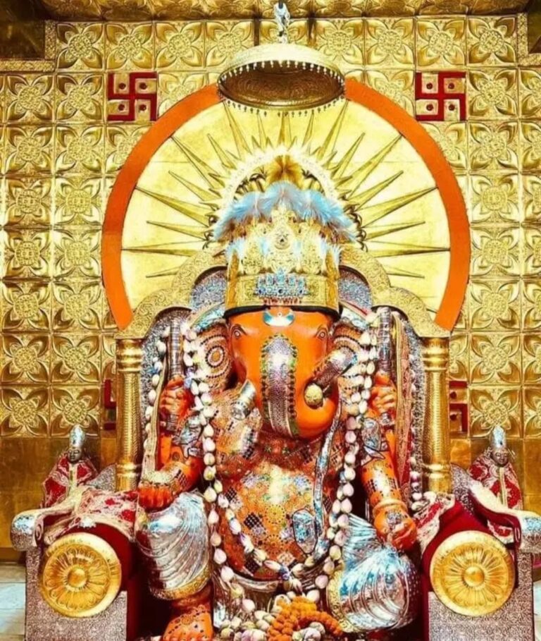 गणेश चतुर्थी पर मोती डूंगरी गणेश मंदिर में लगी भक्तो की भीड़