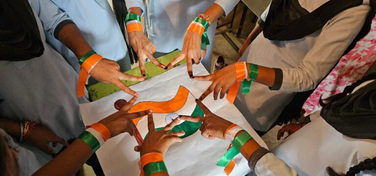 हर घर तिरंगा अभियान में दिलों से लेकर दीवारों तक देश भक्ति के रंग