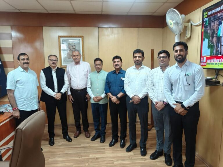 शहर में व्यापारियों के साथ हो रही ठगी पर लगाम लगाने की मांग