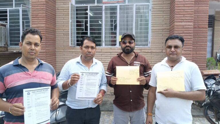 स्कूलो को नोटिस जारी करने से भी बाद भी प्रवेश को तरसे बच्चे 