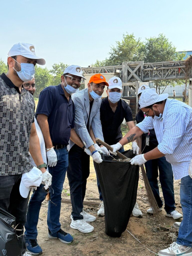स्वच्छता ही सेवा अभियान में जियो कर्मचारियों ने लोगों को किया जागरूक