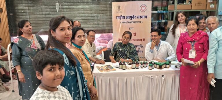 अमरापुर मेले में आयुर्वेद संस्थान का निःशुल्क शिविर 
