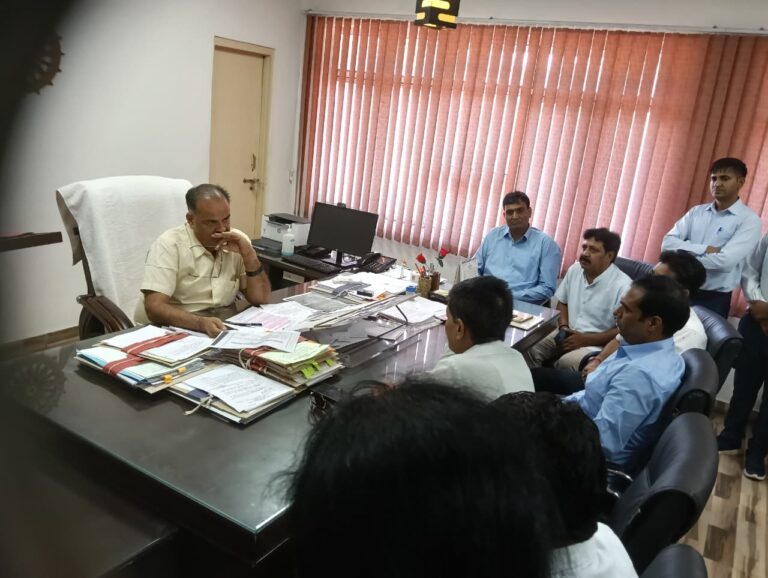 नर्सिंग कौंसिल रजिस्ट्रार के विरुद्ध आक्रोशित नर्सेज ने खोला मोर्चा