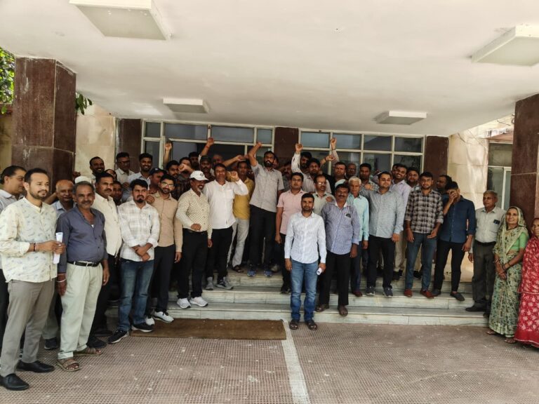 दूसरे दिन भी कर्मचारियों ने कार्य बहिष्कार कर सरकार को चेताया  