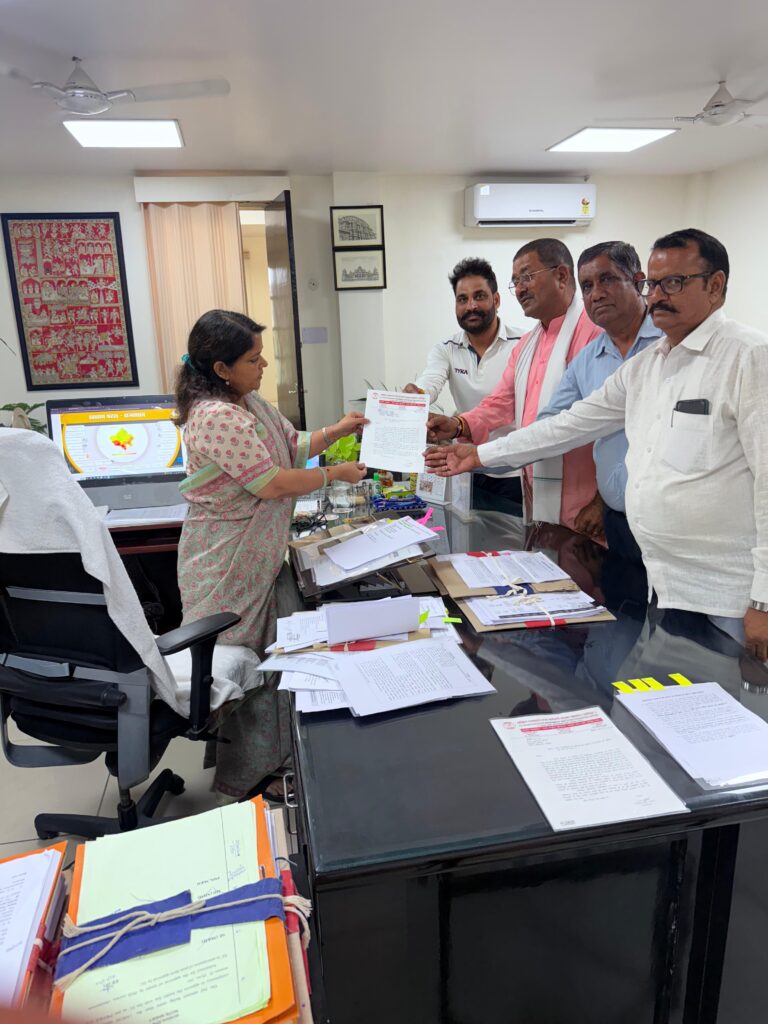 RGHS चिकित्सा सेवाएं जल्द सुचारू हेतु प्रमुख शासन सचिव से महासंघ की वार्ता
