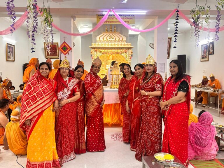 दो दिवसीय वार्षिक उत्सव में  हुआ कलशाभिषेक 