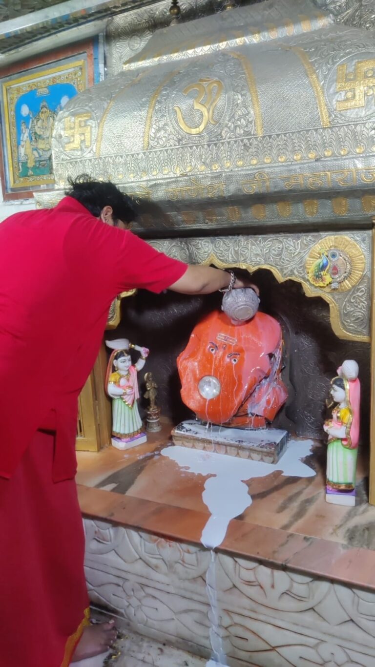परकोटा गणेश मंदिर में हुआ  गुरु पुष्य नक्षत्र अभिषेक