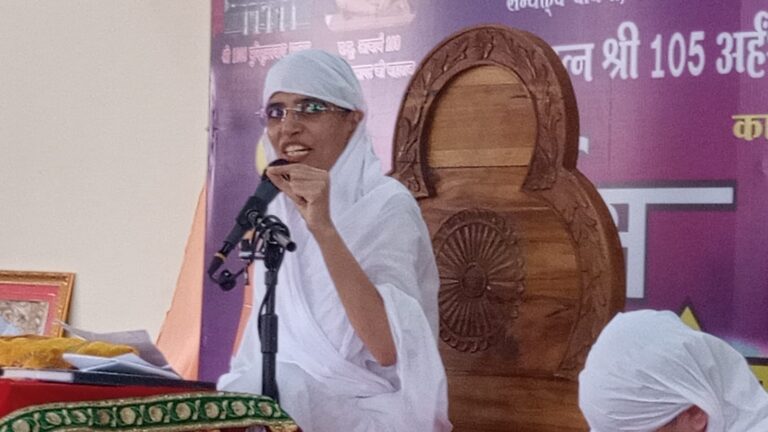 आर्यिका अर्हमश्री माताजी का पहला चातुर्मास होगा जयपुर में