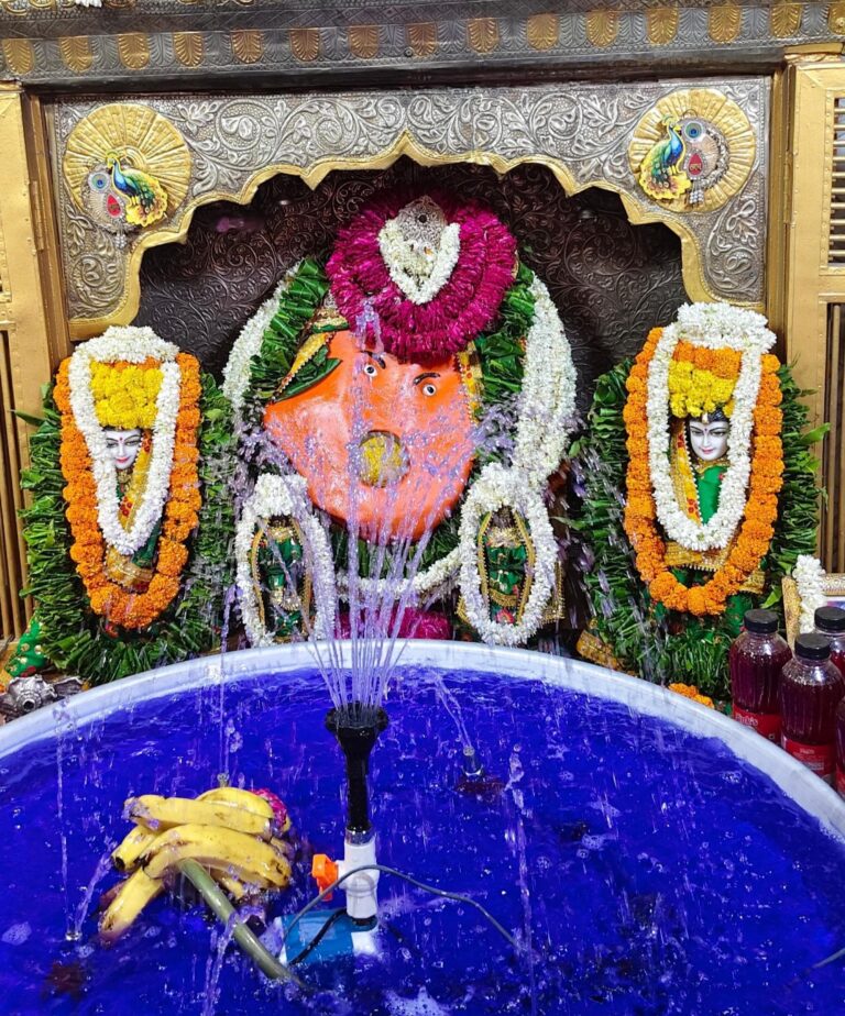 संकष्टी चतुर्थी व्रत पर परकोटा गणेश मंदिर में सजी जल विहार झांकी