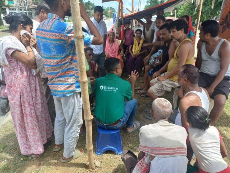 असम बाढ़ पीड़ितों को राहत सामग्री पहुंचाएगा रिलायंस फाउंडेशन