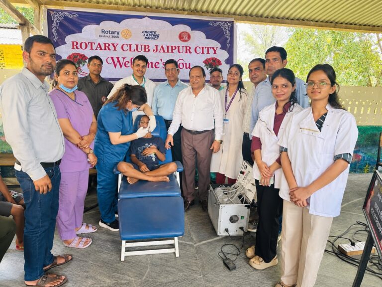 रोटरी क्लब ने किया दंत चिकित्सा शिविर आयोजित 