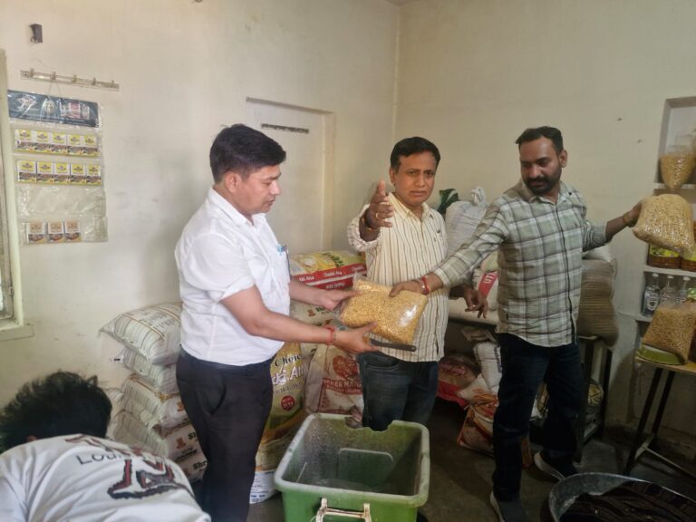 सही खान-पान, स्वस्थ राजस्थान में निलंबित होने के बावजूद खुला मिला प्रतिष्ठान